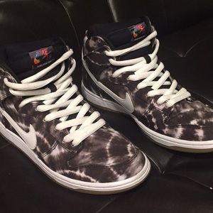 Size 9 Nike Dunk Tie Dye